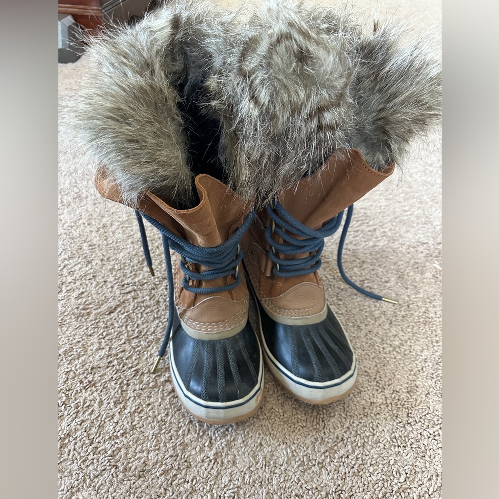Sorel Joan of Artic women's Size 7.5